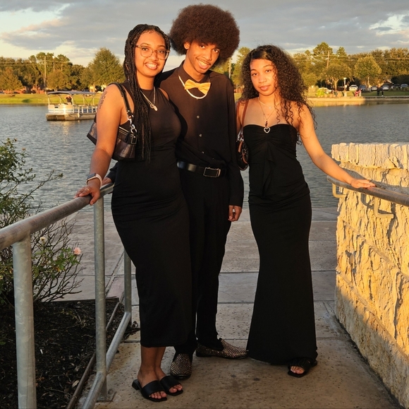 🌷💞LOVE, RUBY IS LIVE🤗 $10-$20 CLOTHING TRAY RUN💕🌷 - Picture 3 of 8